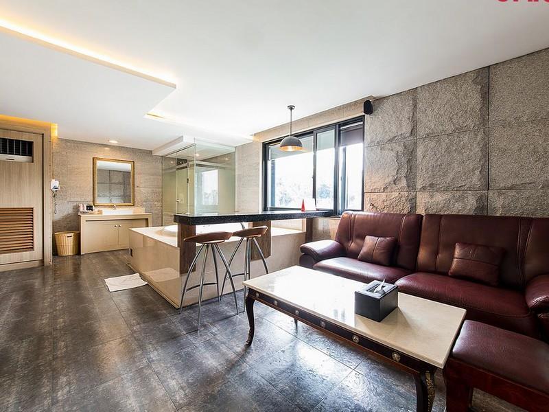 Hotel Tara