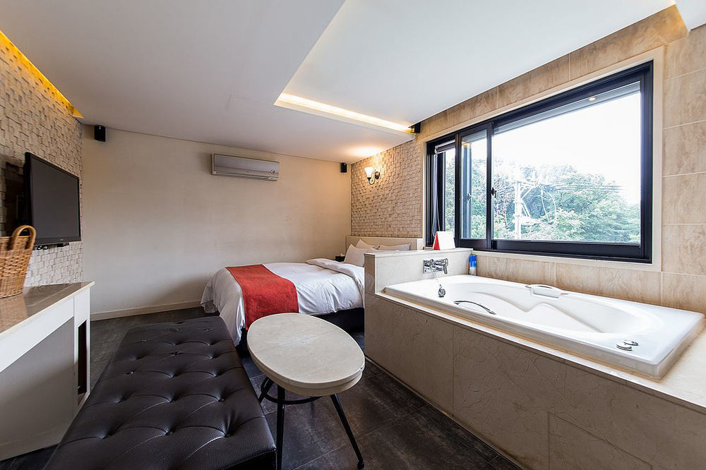 Tara Hotel